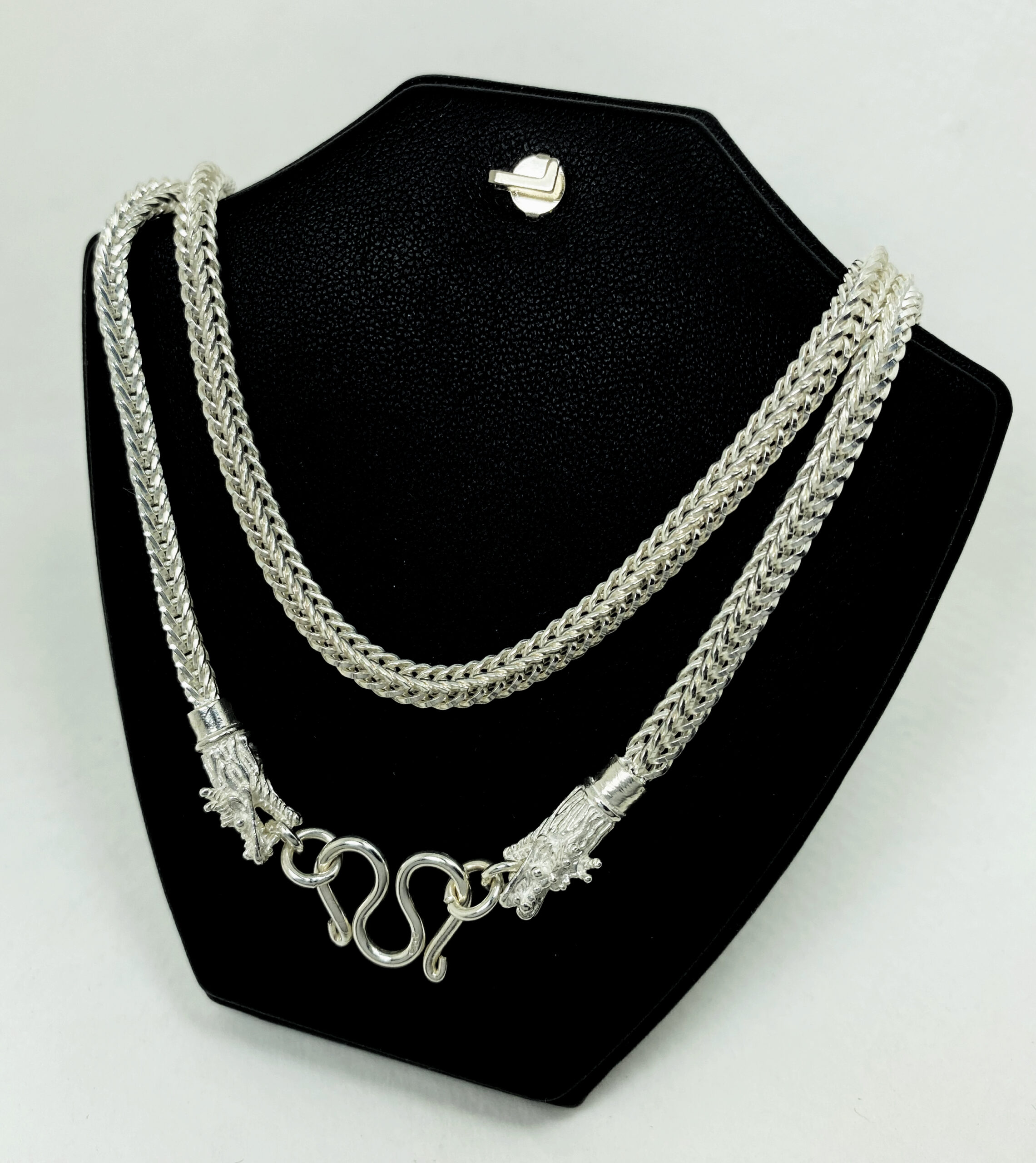 สร้อยห้อยพระองค์เดียว เป็นเงินแท้ 925 ลายสี่เสาหัวมังกร สไตล์อาร์ท - Image 3